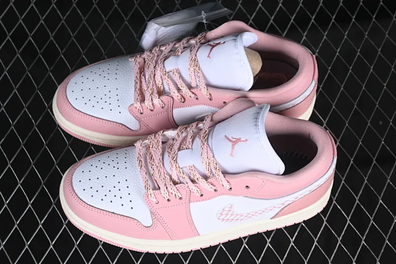 All categories Air Jordan Jordan series basketball shoes Air Jordan 1 Low Air Jordan 1 Low AJ1 Joe 1 customized model white pink low-top cultural and leisure sports sneakers DC0774-162